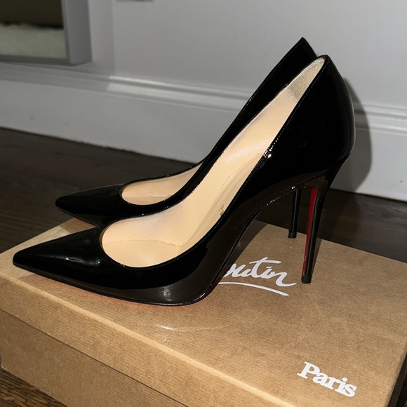 Christian Louboutin - Picture 4 of 6